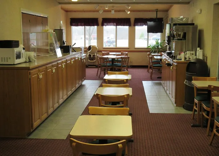 Parkfield Inn - Clinton